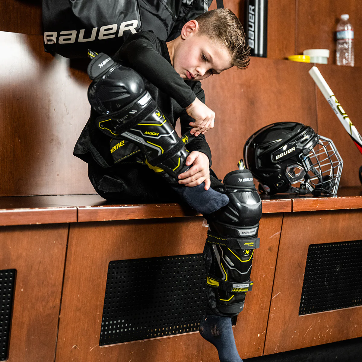 BAUER SUPREME MACH SHIN GUARD YOUTH - Image 2