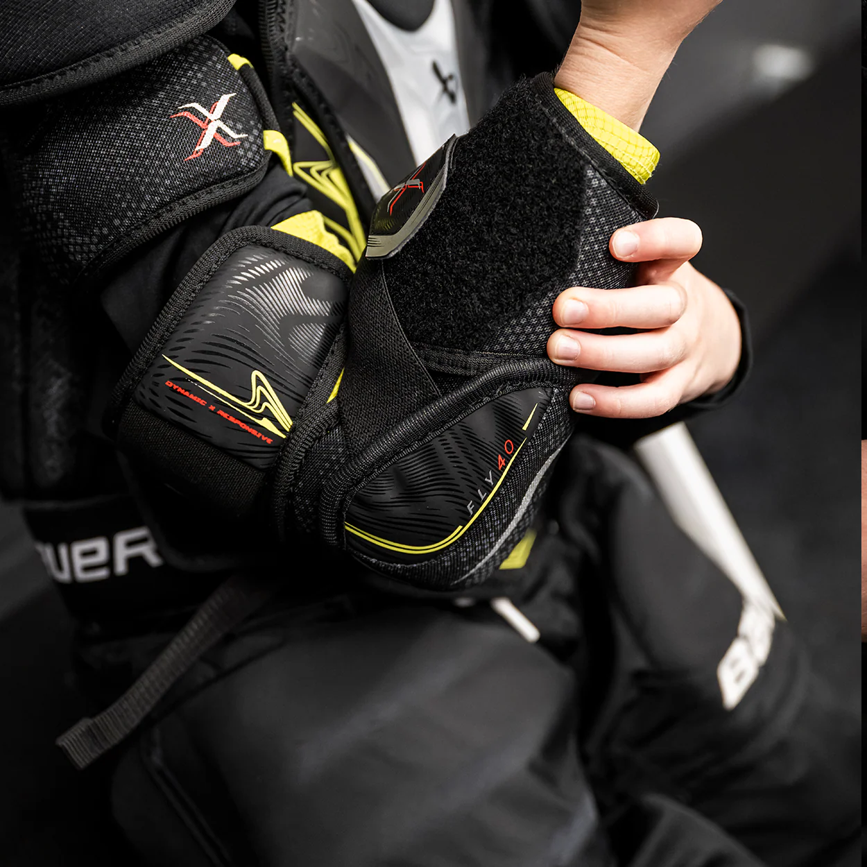 BAUER VAPOR FLY40 ELBOW PAD JUNIOR - Image 7