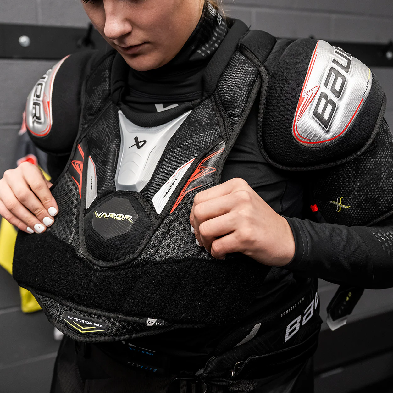BAUER VAPOR FLY40 SHOULDER PAD INTERMEDIATE - Image 7