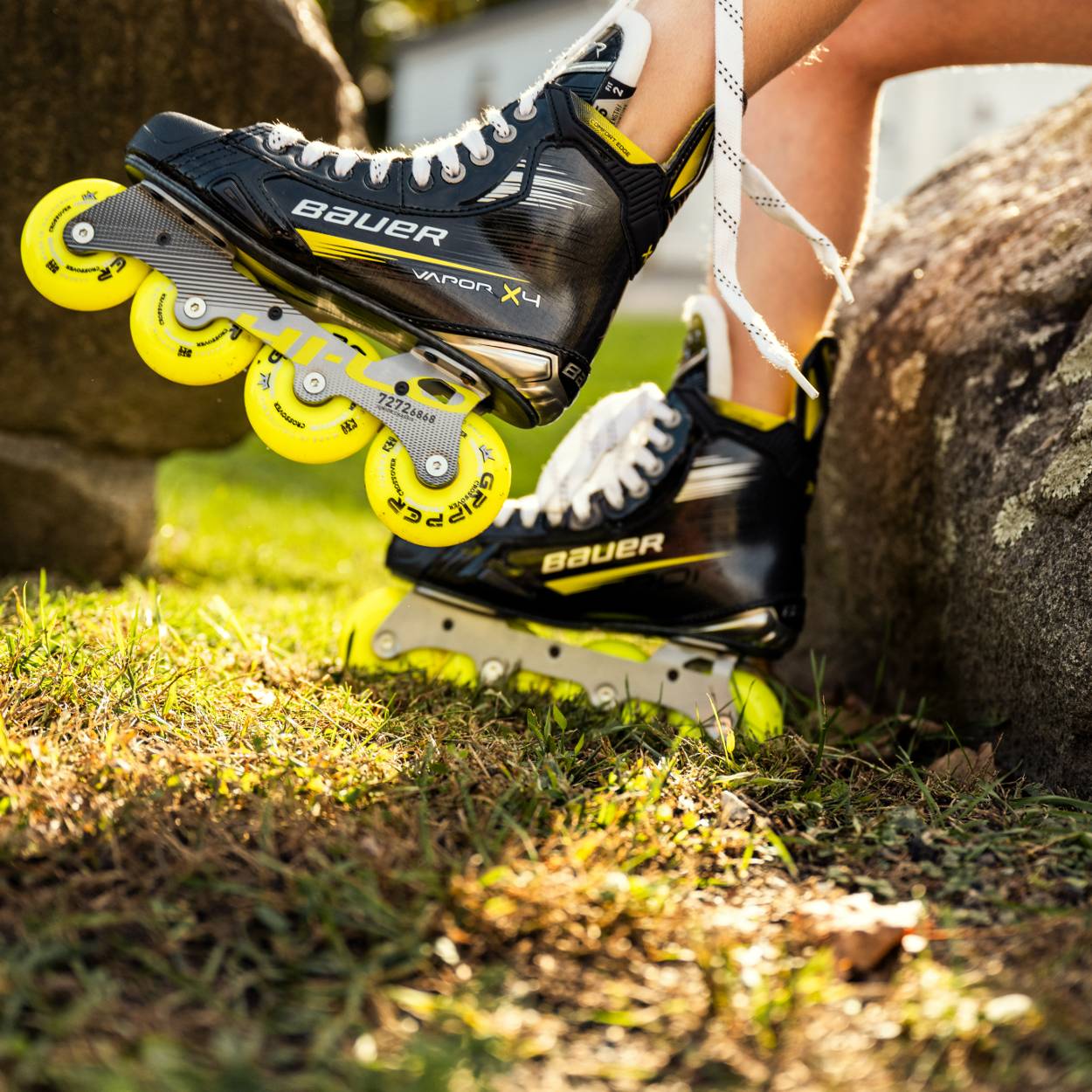 BAUER VAPOR X4 ROLLER HOCKEY SKATE INTERMEDIATE - Image 6